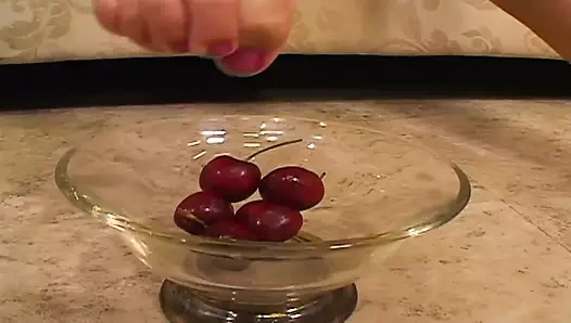 Taze kız Kylee King bir sürtük amına almayı seviyor