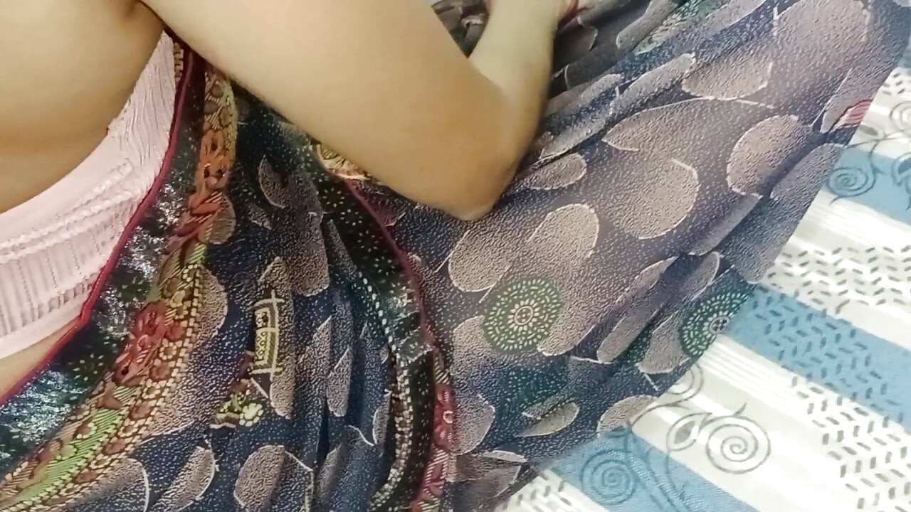 Desi bhabhi in saree tight pussy hard fucked by devar