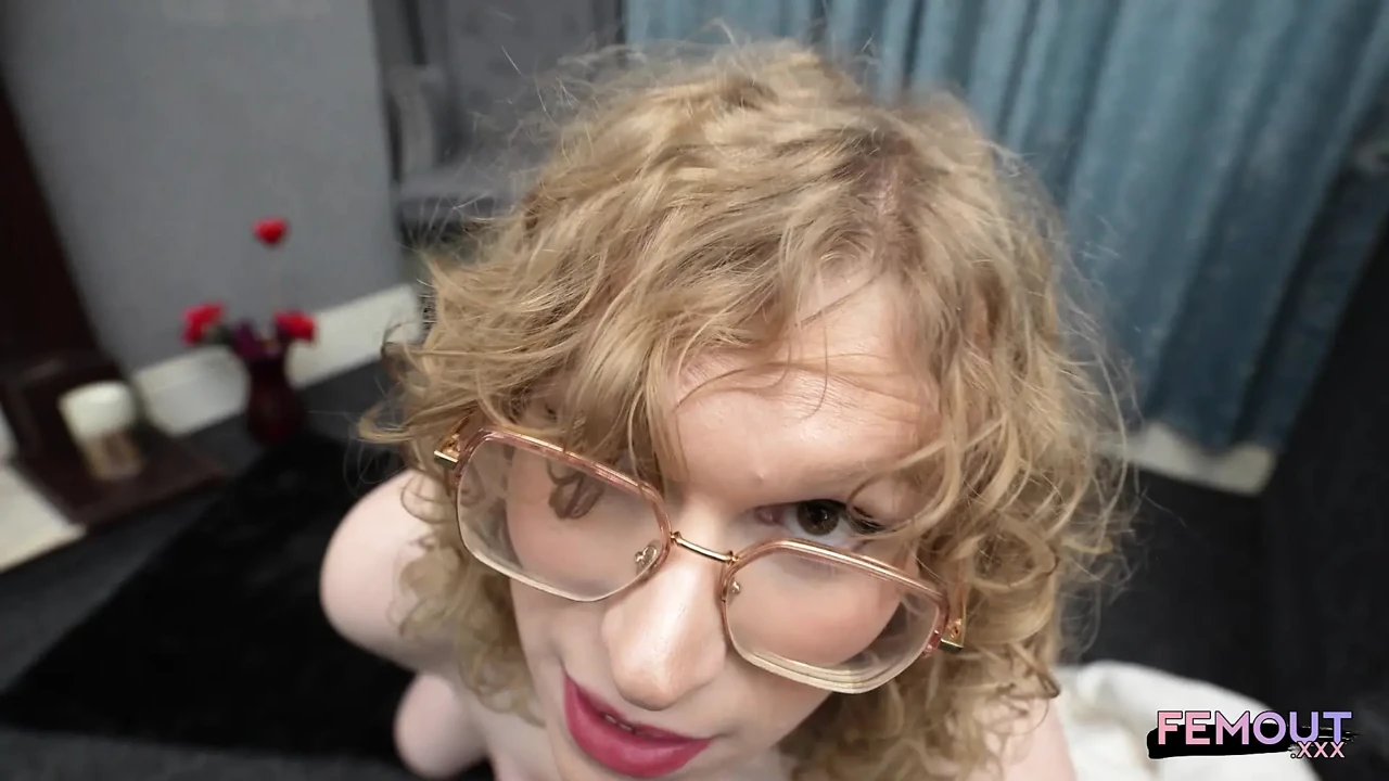 FEMOUT – Mae Shares Her Excitement To Play With Her Toy