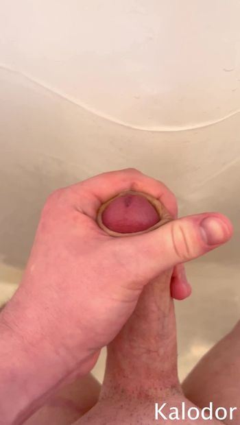 Twink ejaculează la duș