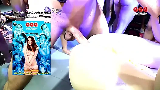 Cewek semok latina bertato lagi asik fisting pantat dan memeknya pakai dildo ukuran raksasa sampai muncrat!