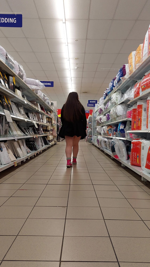 FLASHING MY KNICKERS IN A PUBLIC STORE