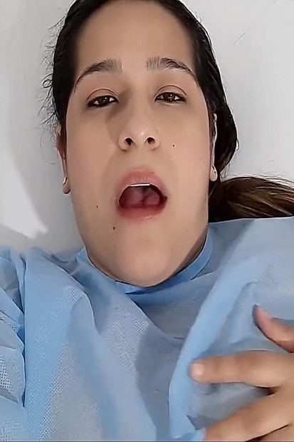 My Fingers Are Not Enough, My Pussy Wants to Feel More, Doctor Come Touch Me Again-porn in Spanish