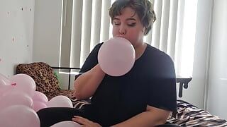 Ballonnen opgeblazen om mijn kamer te versieren