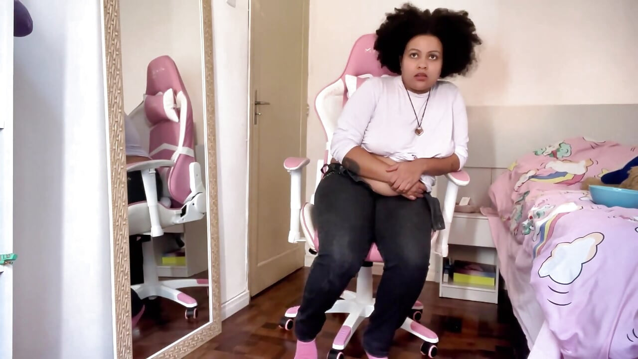 BBW Eating and P Farting While BF Is Watching and Annoying