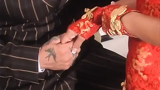 Tera Patrick grup sekste sert bir yarağa biniyor