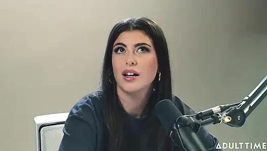 Menjadi Seorang Dominatrix Profesional Bukan Hal yang Diharapkan Gal Ritchie! | Podcast Khusus Orang Dewasa