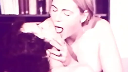 Öpüşme yalama parmaklama retro orgazm