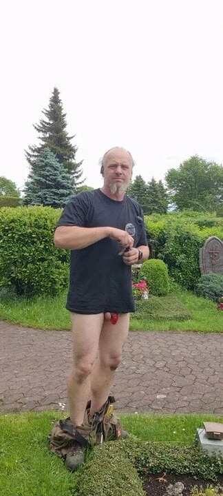 2021 Juni in cemetery