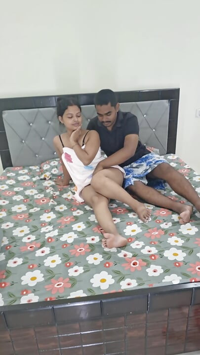 18 Years Old Couple First Time Sex When They Alone at Home Hardcore & Hardfuckig Sex