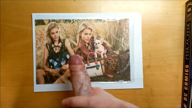 Близнецы Chloe Moretz получают по несколько больших порций спермы каждый
