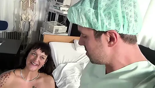 Pussy controll in the hospital...threesome pussy fucking