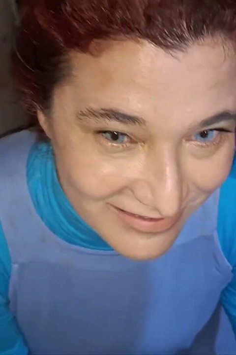 Bitch Gives Me a Blowjob in the Warehouse Before Leaving Work