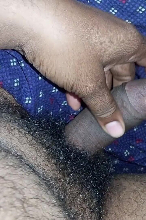 インドの大きなチンコの少年が膣穴を吸い舐める