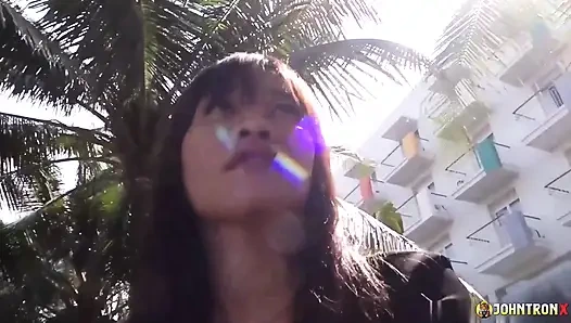 Johntronx - güzel genç Taylandlı amatör sikişmek ve döllemem için bana amını veriyor