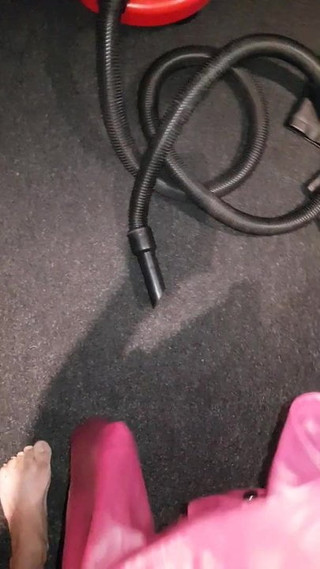 Fuck my vacuum cleaner en leather jacket