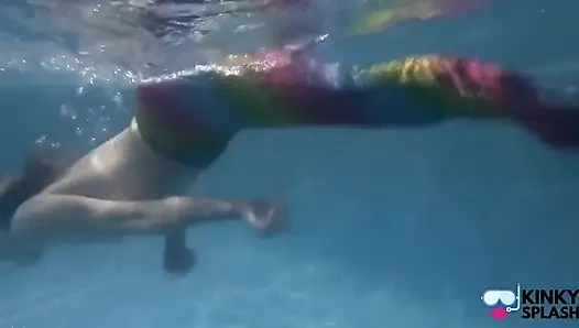 Tutsak deniz kızı havuzda seni azdırıyor
