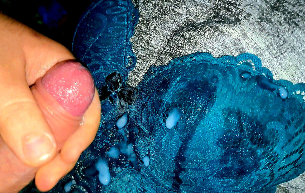 Huge cumshot on stepsister's panties and bra. Cum on clothes.