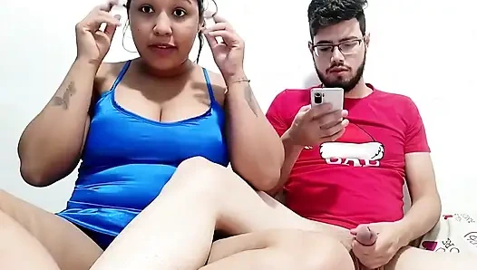 Keşke üvey annem üvey kızını odasında siktiğimi öğrenmeseydim