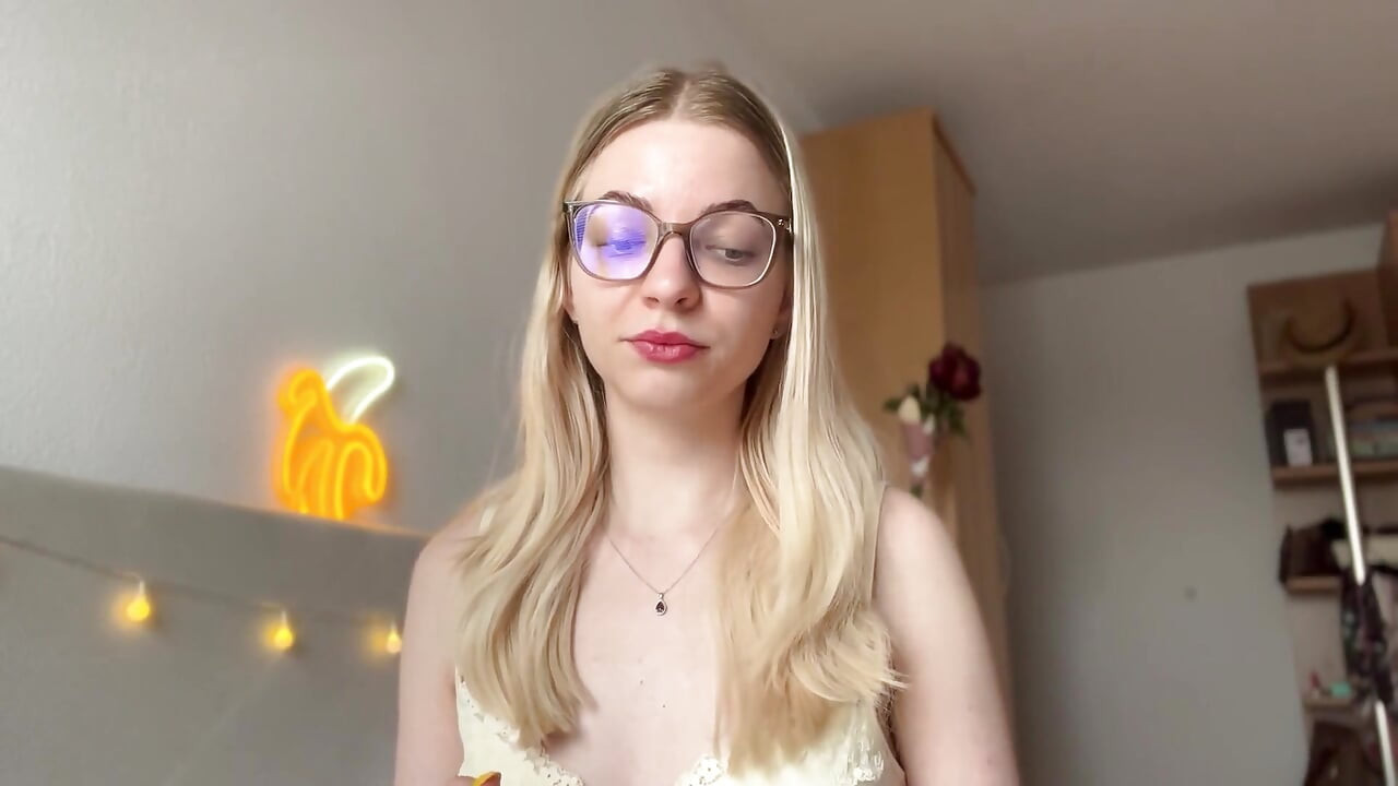 Cara meninggalkan majikan (ketika merasa terlalu keras) kecanduan femdom!