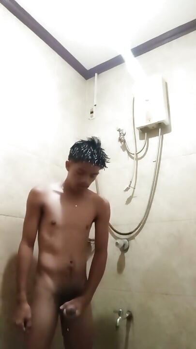 Filipino Solo Shower: Slim Asian Twink Jerks Big Cock