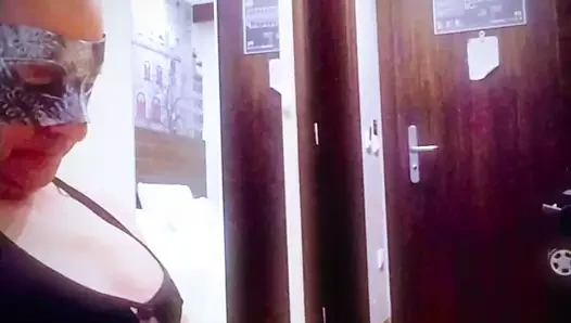 Crossdresser jalang untuk ayah di bilik hotel