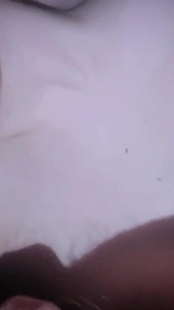 Must-share okamžik z "KRÁSNÁ ŠKOLAČKA DÁVÁ LAHODNÉ KOUŘENÍ SVÉMU NEVLASTNÍMU TÁTOVI"