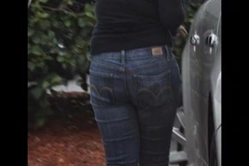 Public Booty Slideshow - BBWs MILFs BABEs