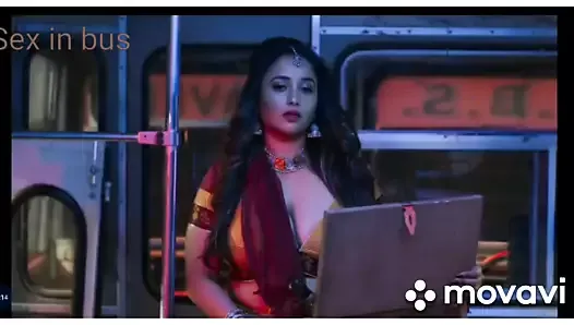 Une bhabhi sexy séduit dans le bus