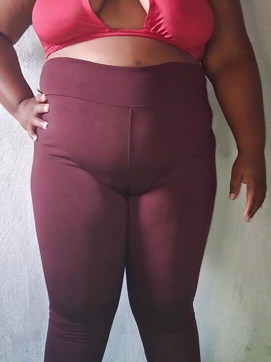 Hot mom of my friend wearing leggings to go to the gym