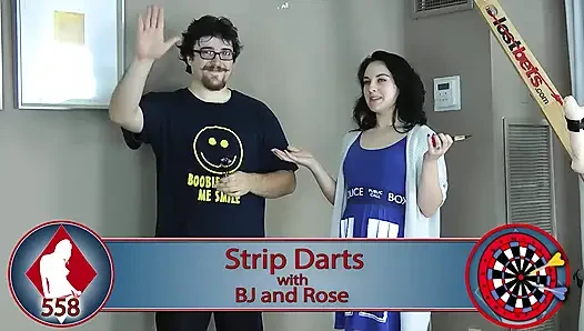 Bu striptiz Dart oyunu beklenmedik zevkler bir gece vaat ediyor