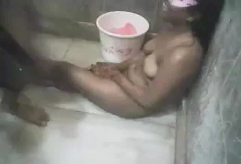 Desi couple fun in bathroom with audio
