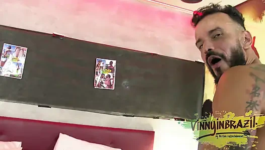 Kahverengi Saçli Sevi̇şmekte