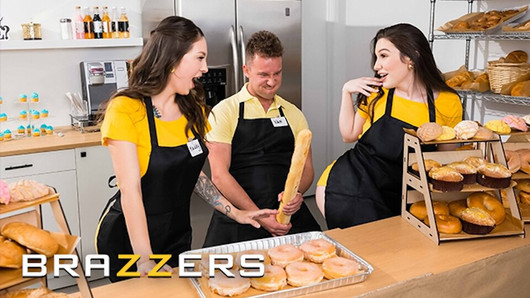 Maddy May en Lily Lou werken samen in een bakkerij waar ze de hele tijd rondsluipen om geneukt te worden - Brazzers