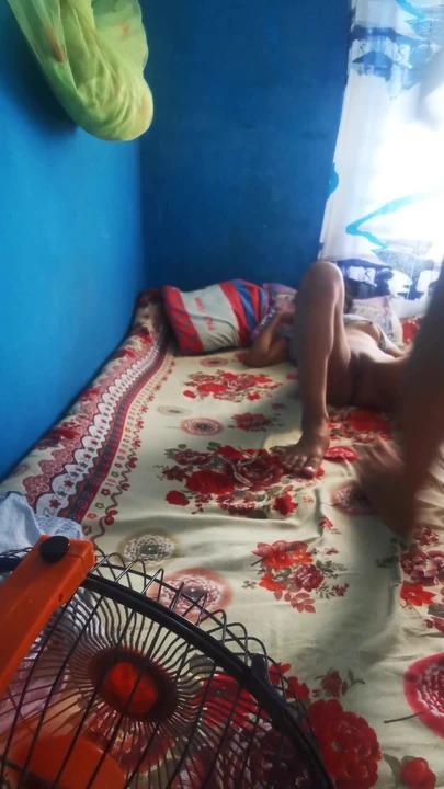 MOMENTO ICONICO DA "SEXY VIDEO PORNO SCOPATA VIDEO PORNO SEXY MOGLIE DEL MIO MIGLIORE AMICO FA SESSO CON ME CON UN GRAN CAZZO"