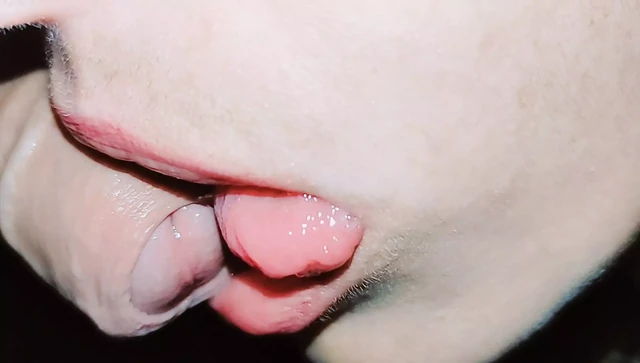 Wife's tight anal hole opens up after a big dick