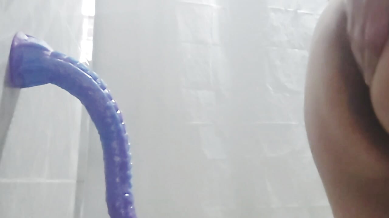 Mature stepmom looks for someone to put a huge 8 in her