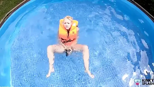 Life Jacket Vibe Play in the Pool