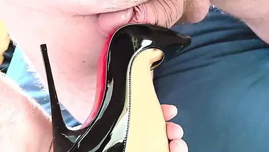 Deri etek, siyah 12 cm So Kate tarzı Louboutins, 35 beden ve cuma gecesi için çok kötü bir fikirle başladı.