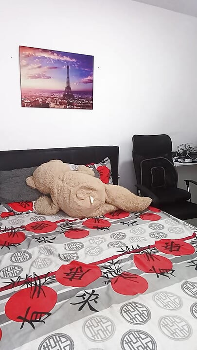 लैटिन लड़की अधोवस्त्र में मुझे हॉट वीडियो भेजती है।