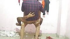 インドの温泉カップルはセックスをする-ロマンチックで面白い