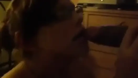 Aldatılan orta yaşlı seksi kadın - gavat orta yaşlı seksi kadın hepimiz gavat oyunu hakkındayız. Arkadaşlarım ve ben sert eş değiştirenleriz ve yenileriyle tanışmak isterim