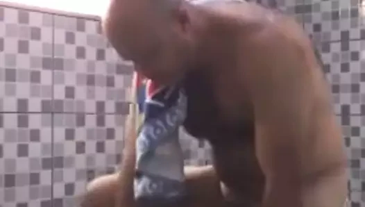 Her tarafı kurutun