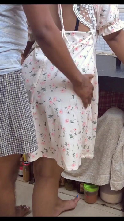 Stepmom's new dress mai chudayi kichen mai | Clip 1