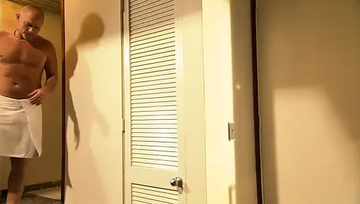 Black babe enjoying to have cum in mouth