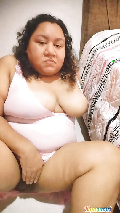 Mientras me masturbo pienso en ti para ser penetrada