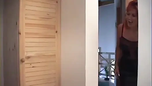 Зрелой рыжей нужно два члена!