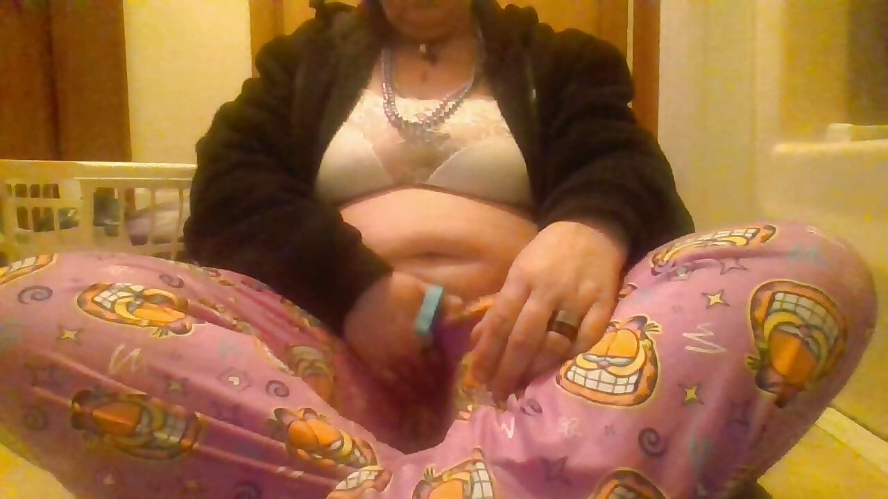 Pjs and Vibing Tight Pussy