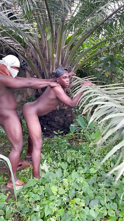 Big daddy riding on my pussy bareback outdoors