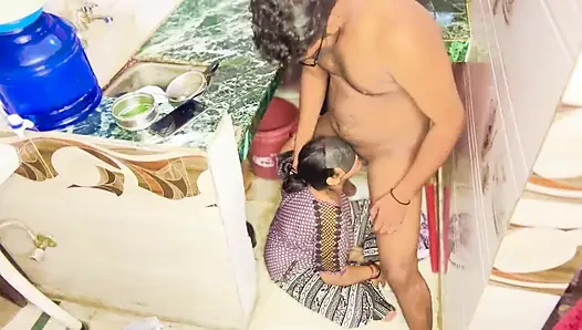 Karısının arkadaşı mutfakta kesintisiz çıplak tutku Hintçe video